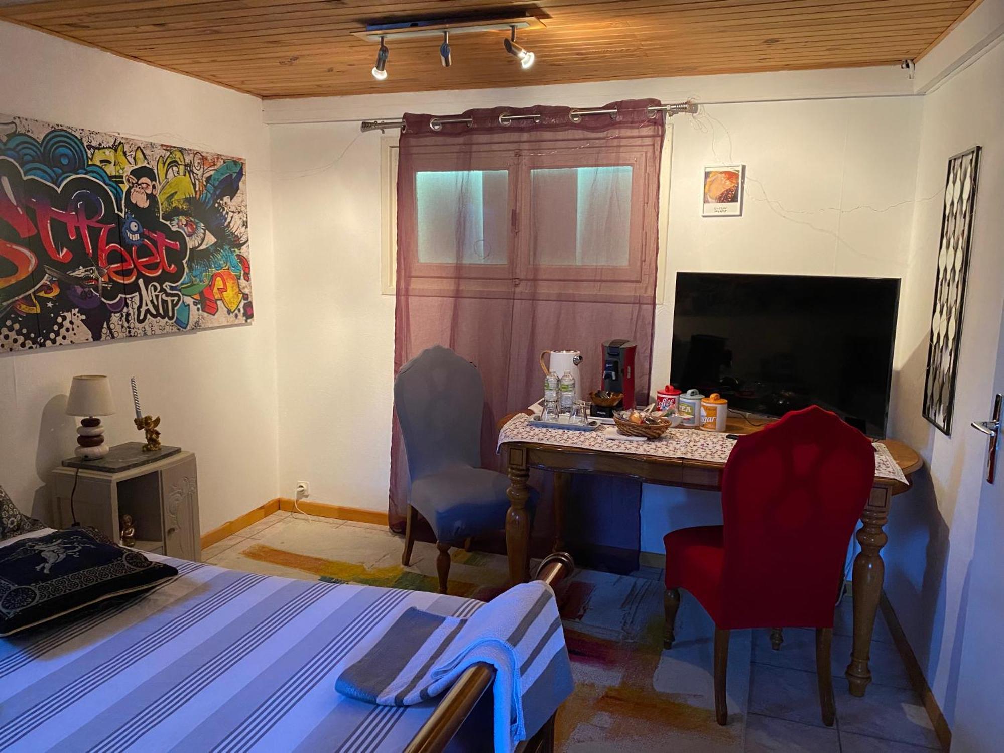 Bienvenue Chez Les Anges Bed & Breakfast Cournon-d'Auvergne Exterior photo
